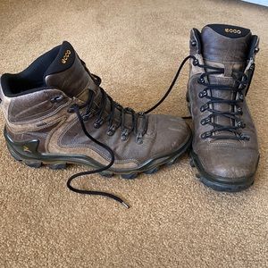 Ecco yak leather hiking boots, brown, size US 10.